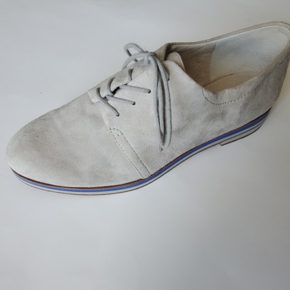 πHost PickπTwo by Vince Camuto Grey Suede Udessa - Picture 3 of 8